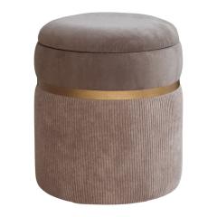 На белом фоне