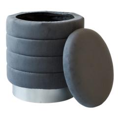 На белом фоне